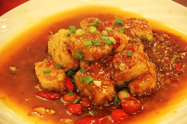 鱼香包豆腐（魚香味の豆腐料理）