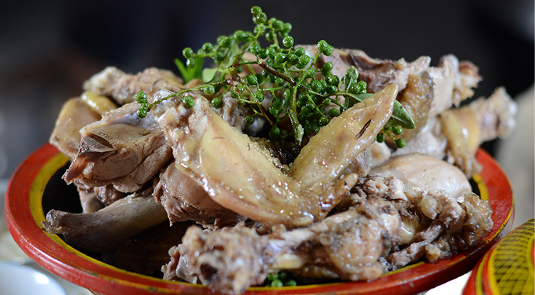 希望の光 金の太陽花椒 最貧困地域脱却のチーム金陽県の挑戦